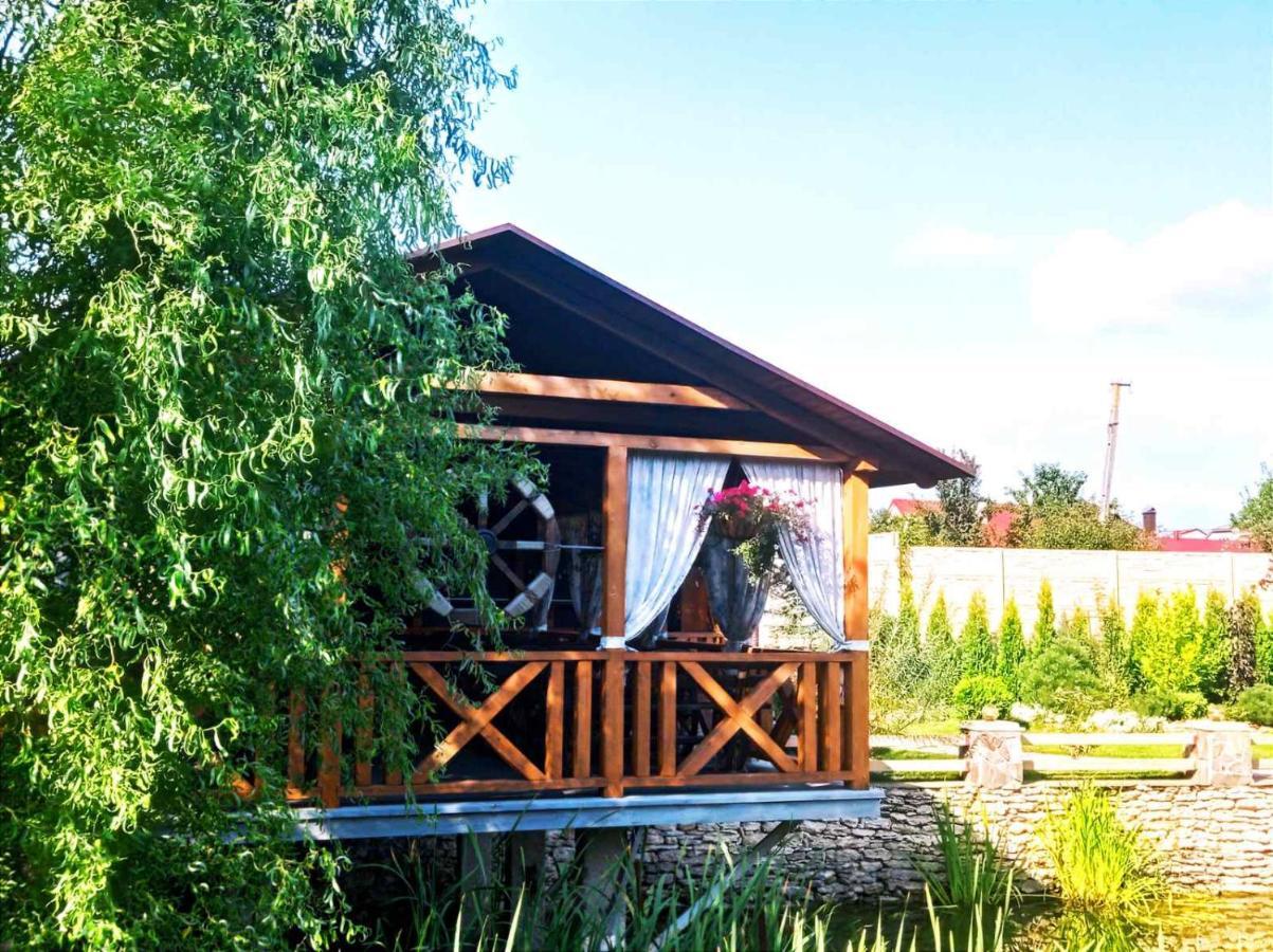 Готельно-Ресторанний Комплекс Прованс Парк Pochaiv Buitenkant foto