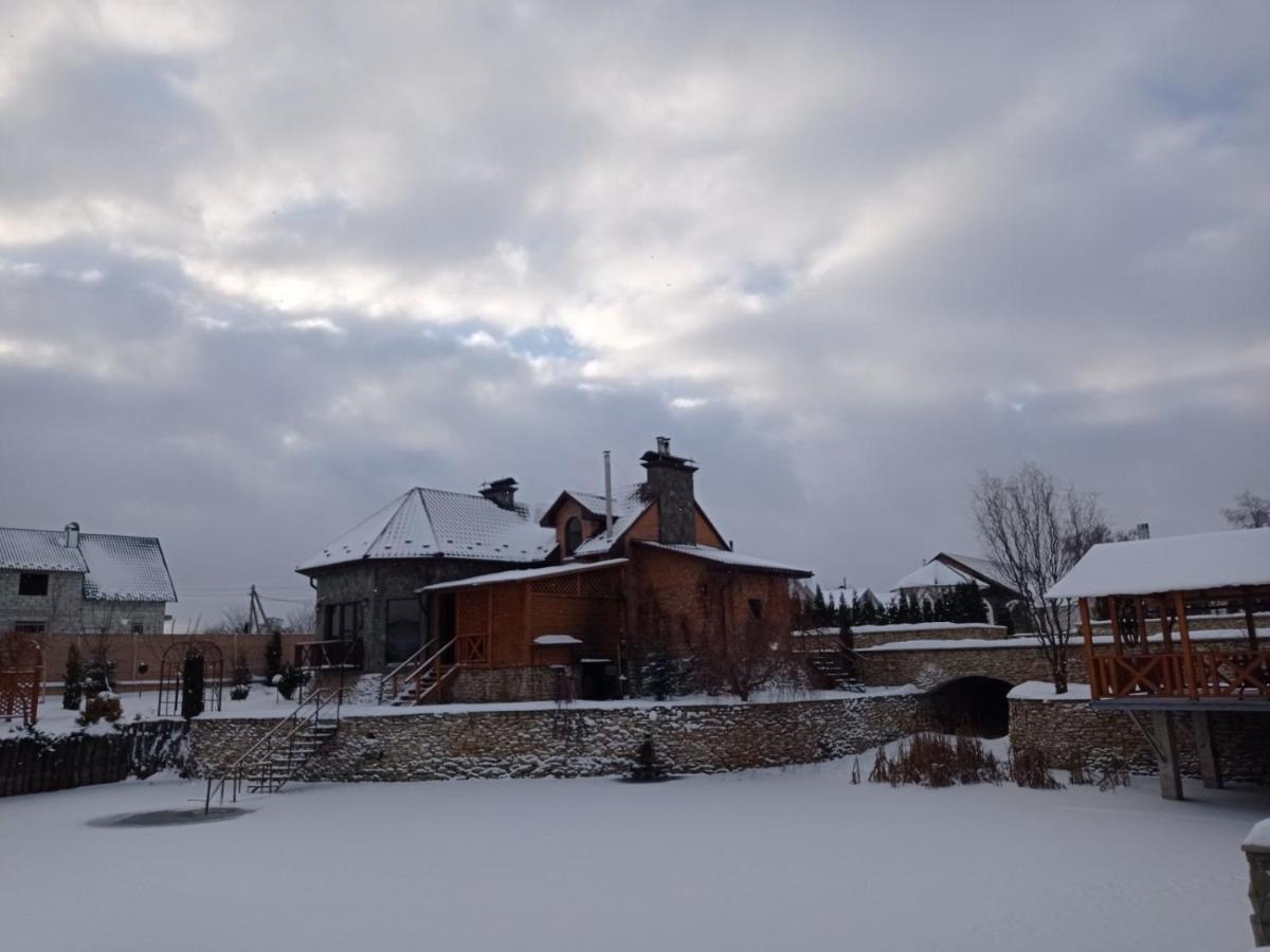 Готельно-Ресторанний Комплекс Прованс Парк Pochaiv Buitenkant foto