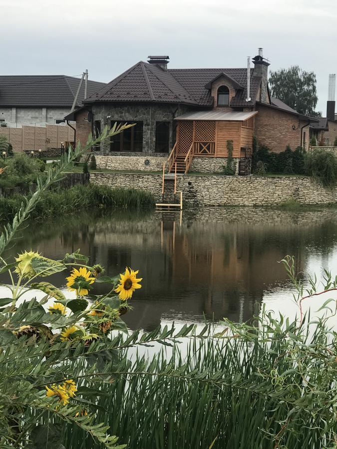 Готельно-Ресторанний Комплекс Прованс Парк Pochaiv Buitenkant foto