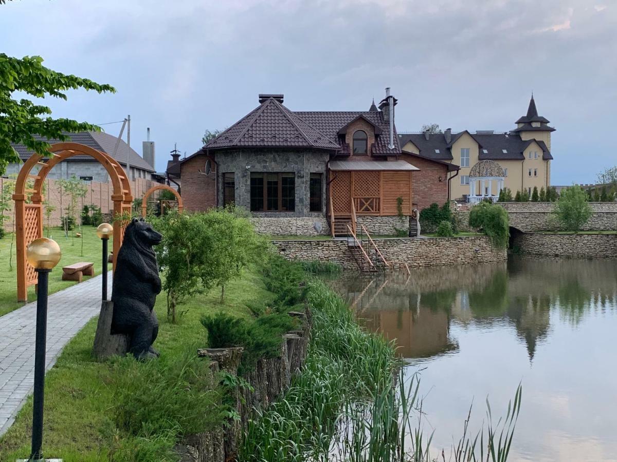 Готельно-Ресторанний Комплекс Прованс Парк Pochaiv Buitenkant foto